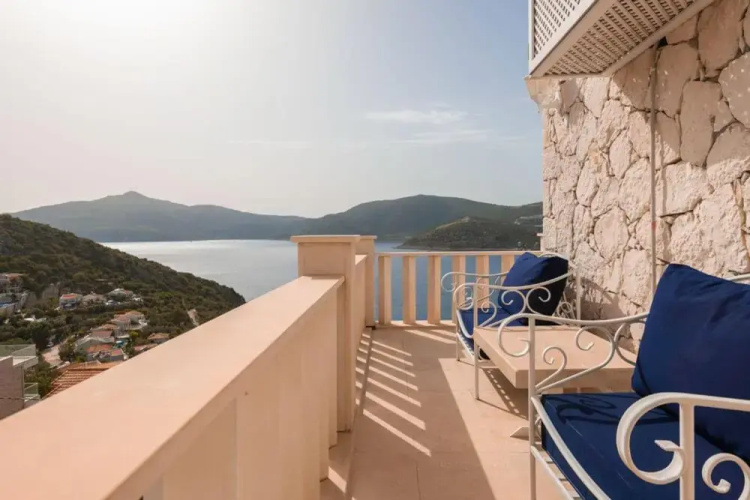 Ketchy Villa , Sleeps 14 , Infinity pool , Wifi , Sunset