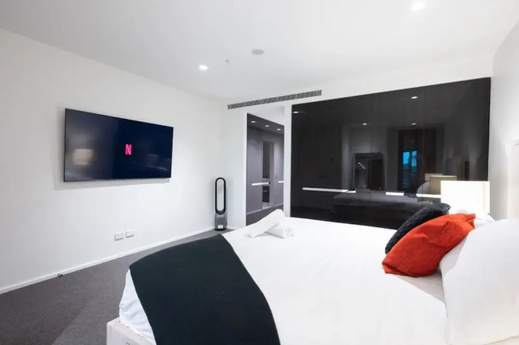 Luxury Melbourne With Albert Park Views