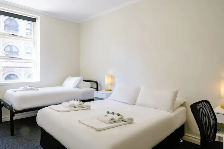 Standard Triple room