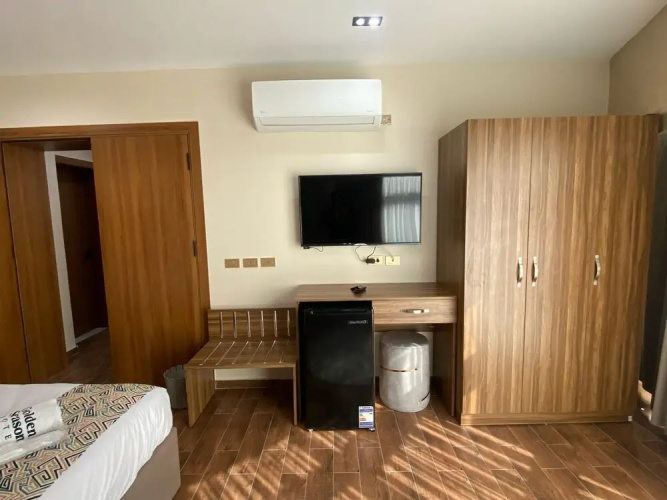 Golden Season Hotel
