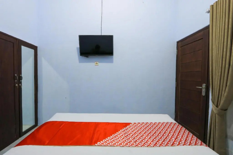 OYO 2453 Artha Graha Vip