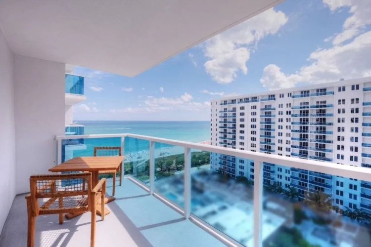 24th Street Condo #90179