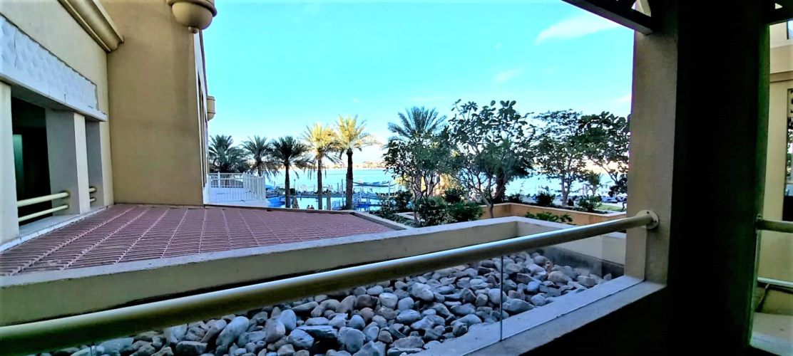 Spacious & Chic 1 bedroom with balcony in Palm