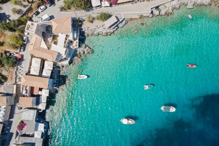 Yerma Suites Limeni