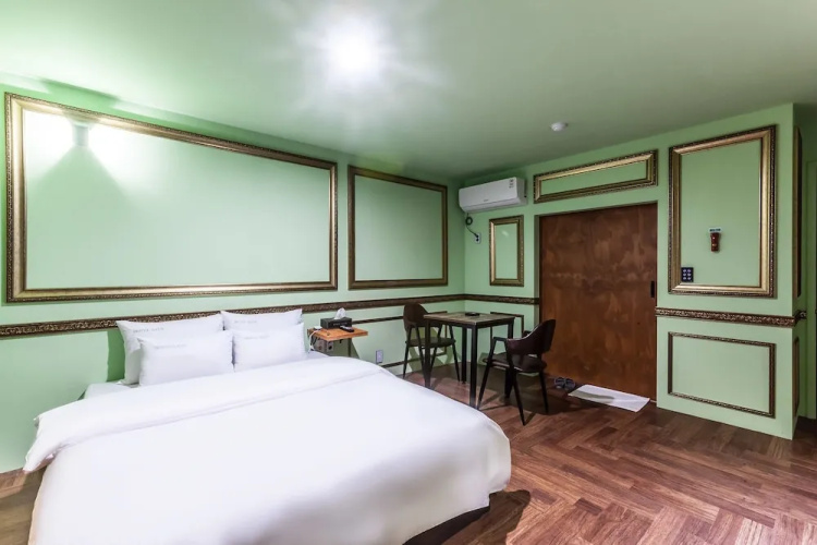 Hotel Bath