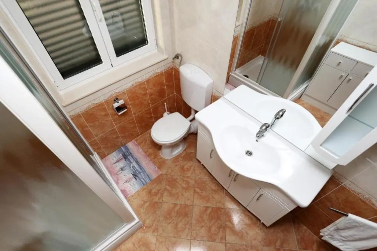3 Bedrooms Apartment