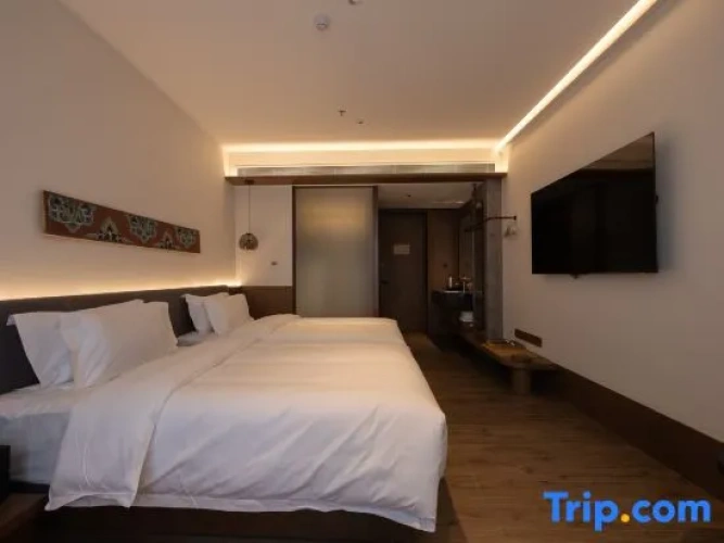 Standard Triple Family room
