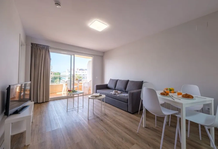1 Bedroom Superior Apartment with balcony