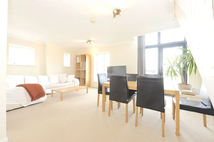 Deluxe Apartment