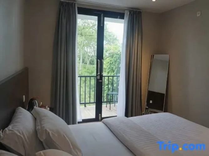 Executive room with balcony
