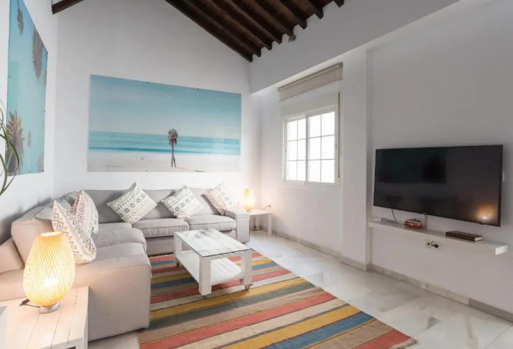 ML3C-Marble Penthouse-Prime location-High Ceilings