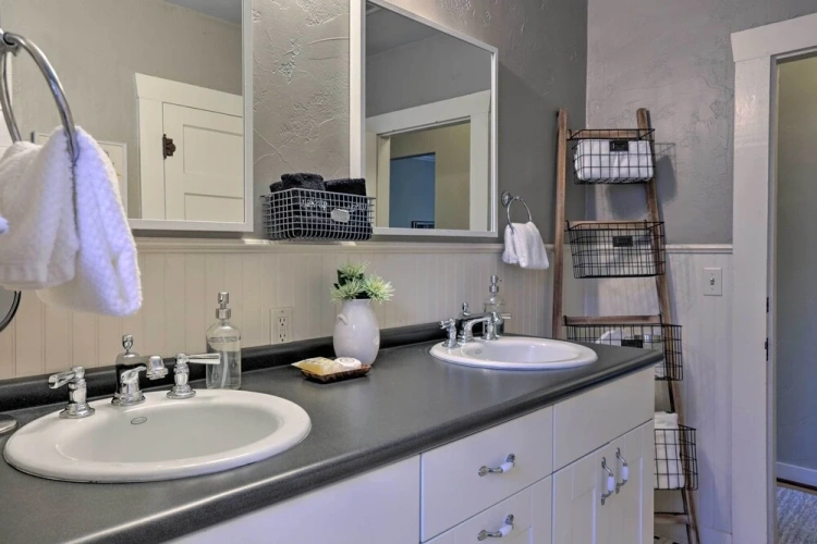 2 Bedrooms Cottage
