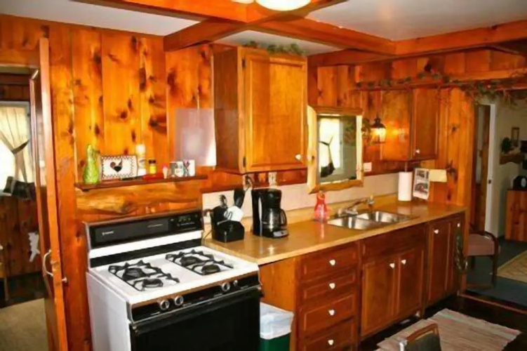 #5 - Times Square 2 Bedroom Cabin by RedAwning