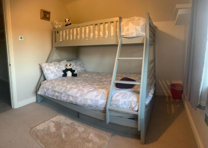 3 Bedrooms Cottage