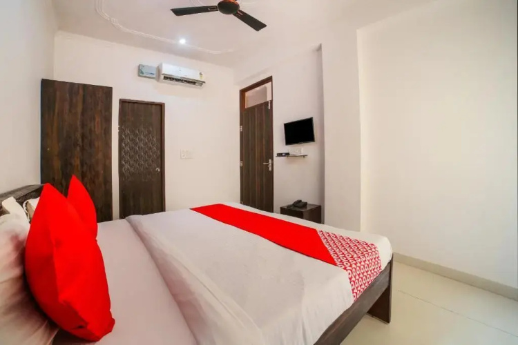 Hotel Harsh by OYO Rooms