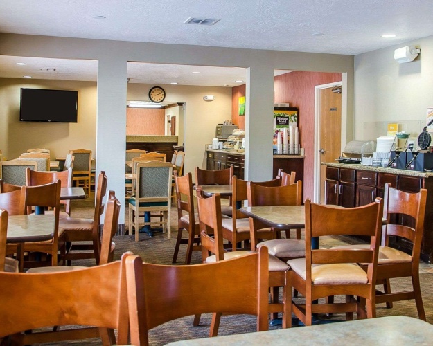 Quality Inn & Suites photo 21