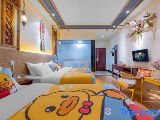 Quintuple Family Suite
