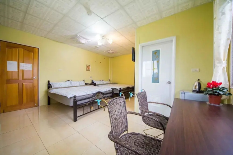 Red Crown Jacana B&B