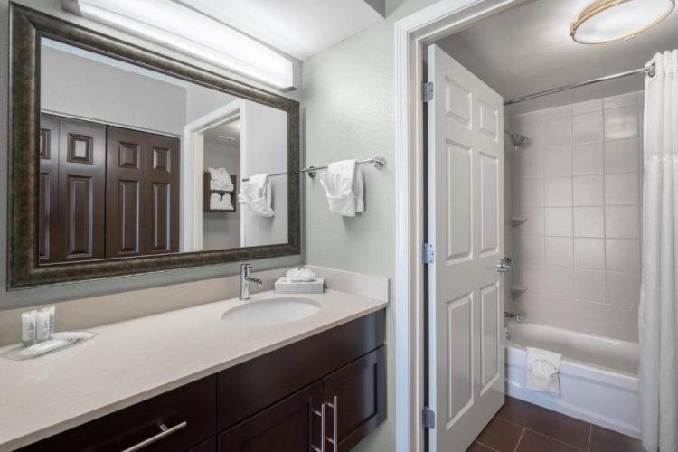 1 Bedroom Suite