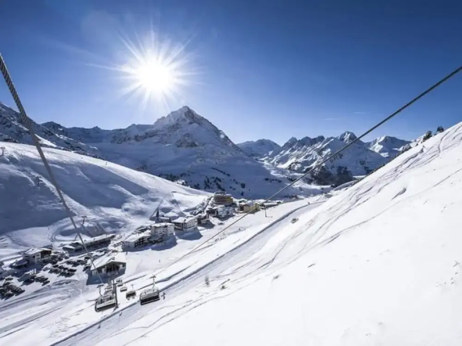 Sun & Snow in Kuhtai