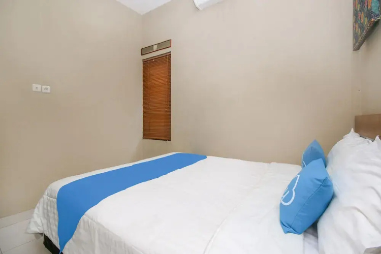Airy Cisarua Puncak Hankam KM 80 Bogor
