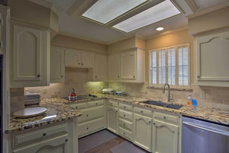 4 Bedrooms Cottage