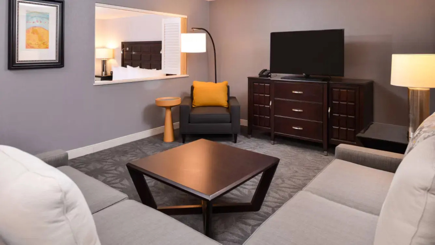 1 Bedroom Double Club Suite