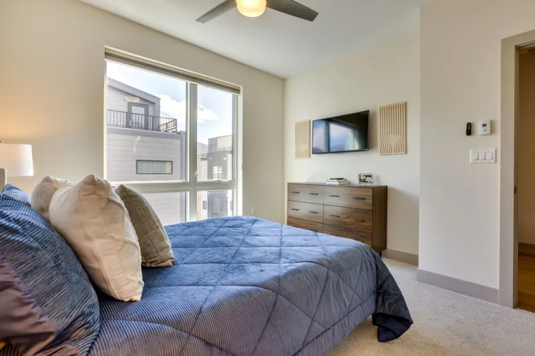 Rooftop Mtn View & Hot Tub: Silverthorne Home!