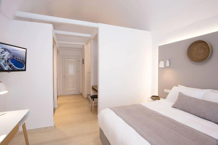 Louis Studios Hotel