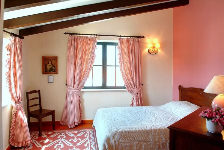 4 Bedrooms Family Villa