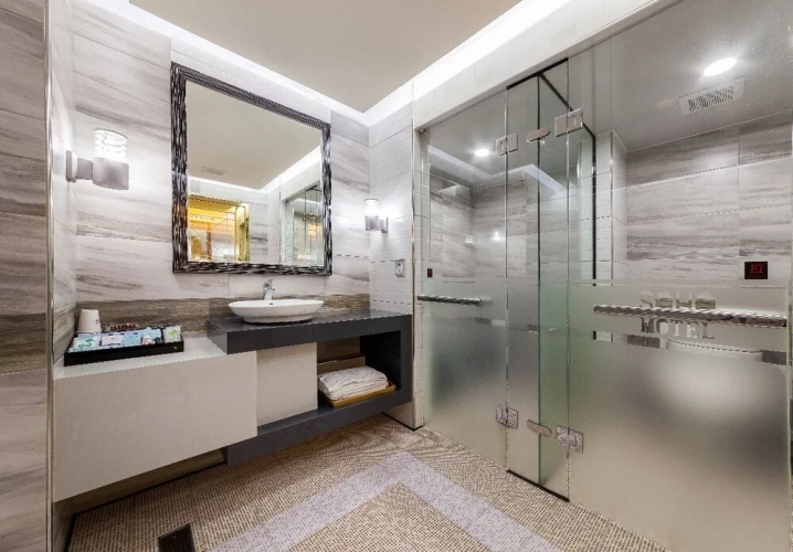 Luxury Suite