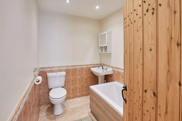 Host Stay Cleveland Bay Cottage
