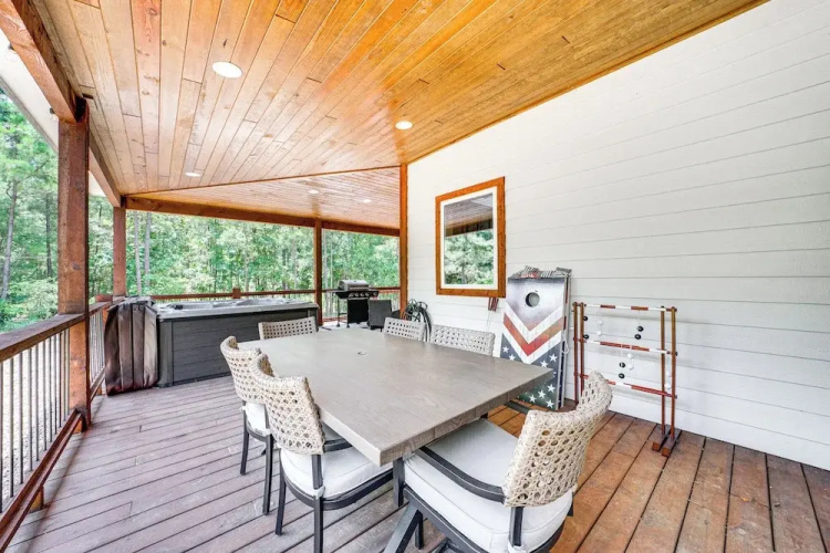 Luxe Broken Bow Home w/ Hot Tub & Fire Pit!