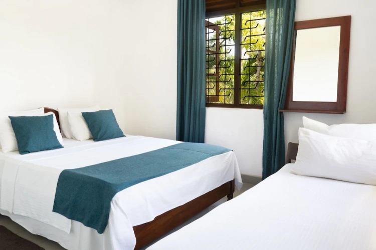 1 Bedroom Standard Triple room with garden view