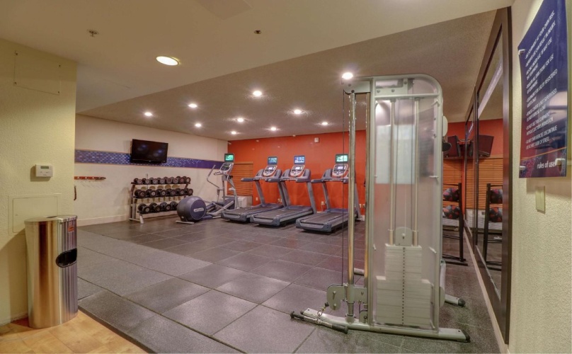 Hampton Inn Tropicana photo 32