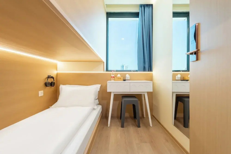 Lemon Hotel