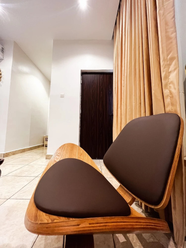 Adeloo Suites