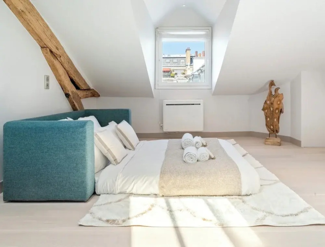 1537 Bourg Tibourg