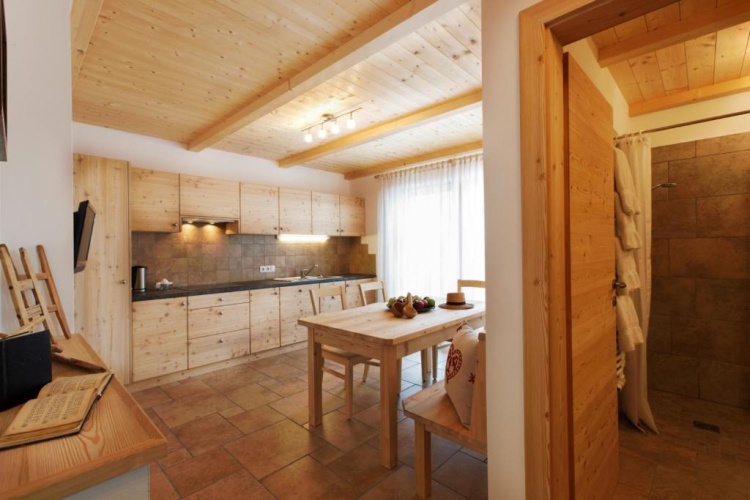 3 Bedrooms Apartment
