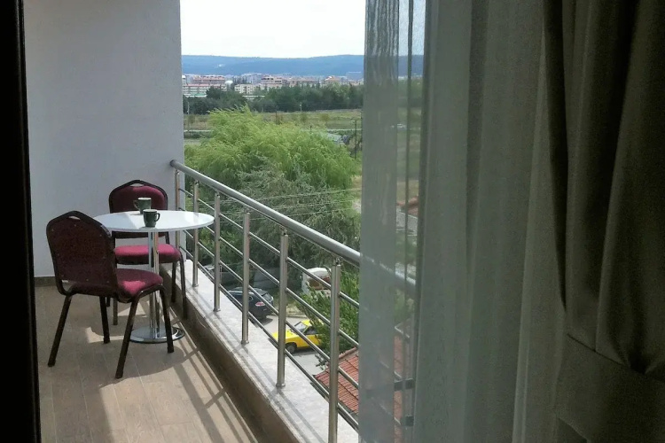Bayrambey Otel