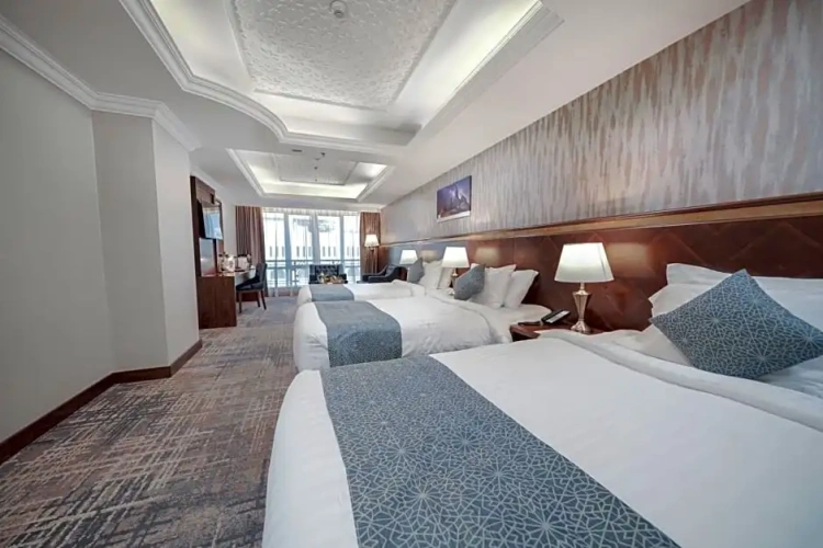 Triple room