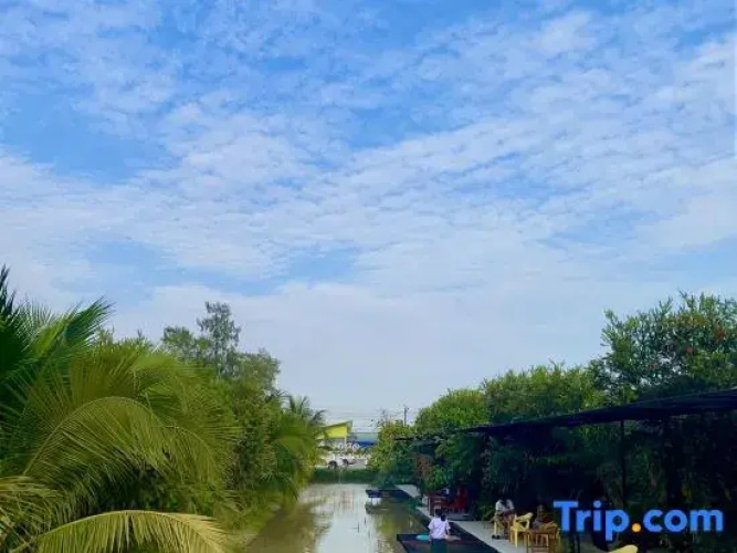 Klong Cafe & Resort