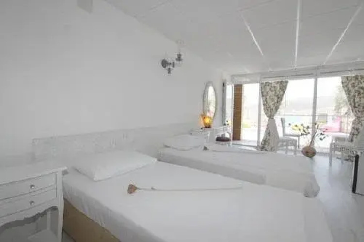 Shaka Marine Boutique Hotel