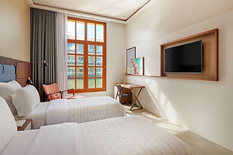Superior Historic Twin room with partial sea view