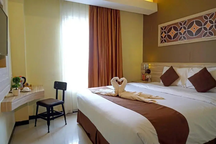 Red Chillies Hotel