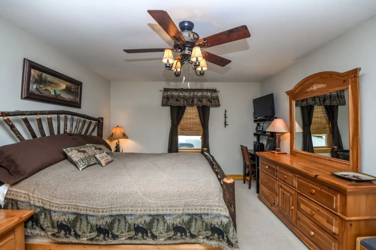 Bear's Den at Sunplace