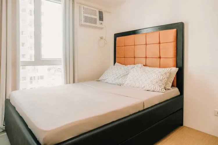 City Haven With Prime Views