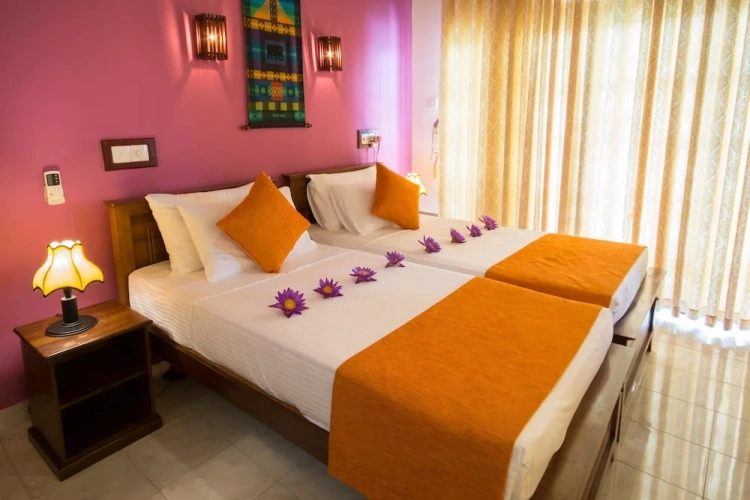 Standard Twin room with balcony