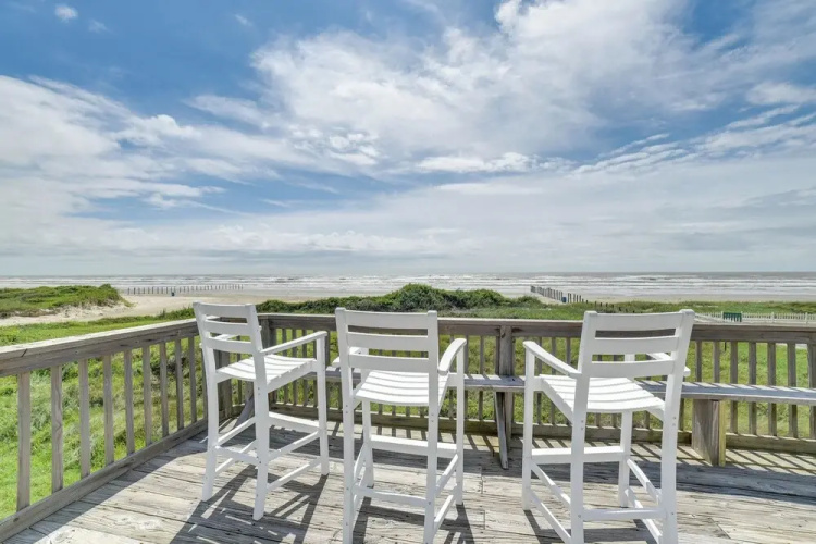 Covered Patio: Beachfront Galveston Home!