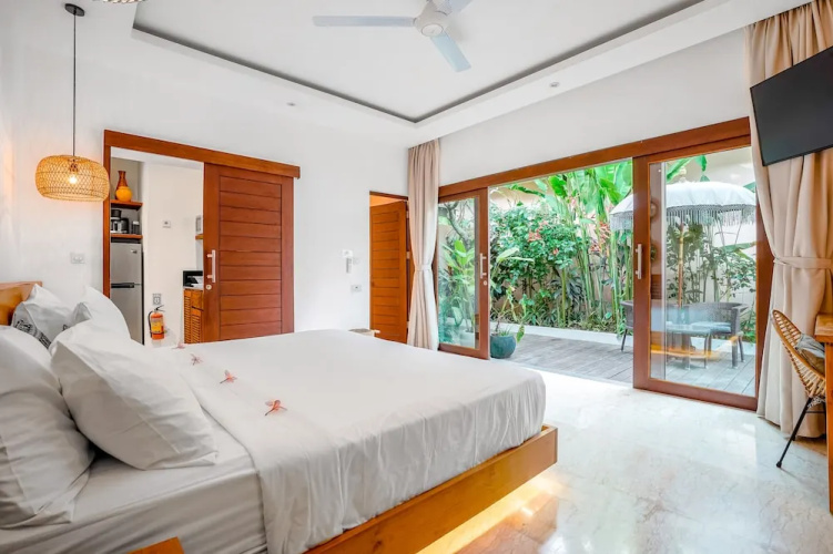 Frangipani Villa Kuning At Berawa